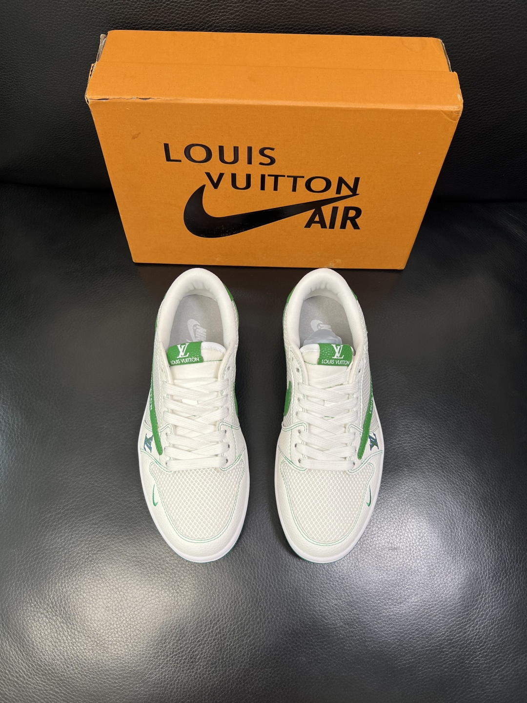 Lv联名nike 高品质 顶级工艺品 路易威登联名，专柜同步，鞋面意大利进口，高品质拼接缤纷色彩复杂工艺