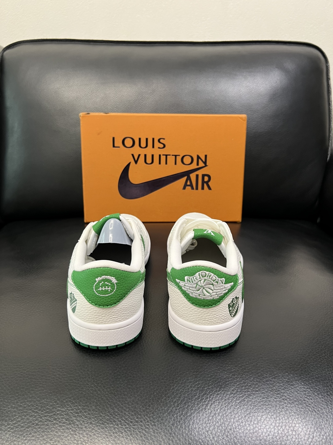 Lv联名nike 高品质 顶级工艺品 路易威登联名，专柜同步，鞋面意大利进口，高品质拼接缤纷色彩复杂工艺