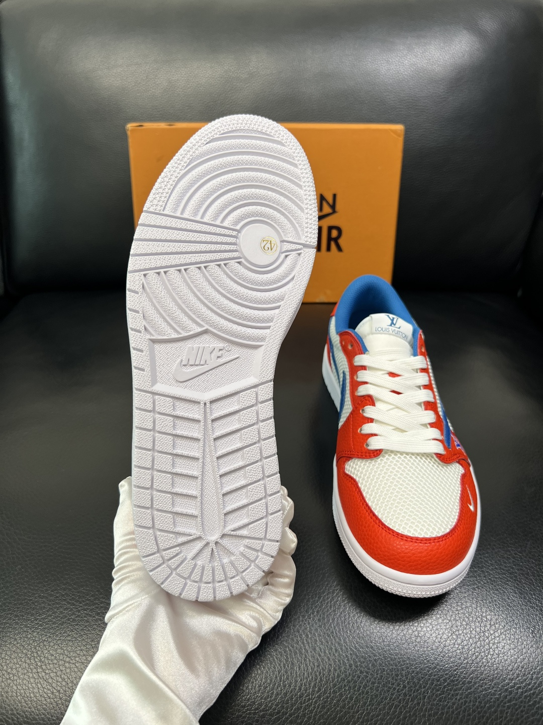 Lv联名nike 高品质 顶级工艺品 路易威登联名，专柜同步，鞋面意大利进口，高品质拼接缤纷色彩复杂工艺