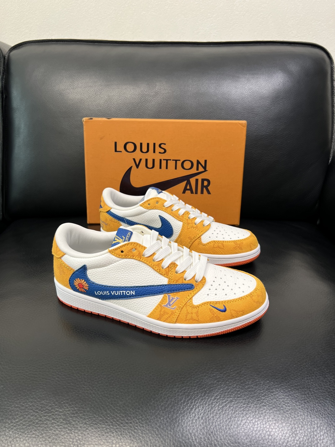 Lv联名nike 高品质 顶级工艺品 路易威登联名，专柜同步，鞋面意大利进口，高品质拼接缤纷色彩复杂工艺