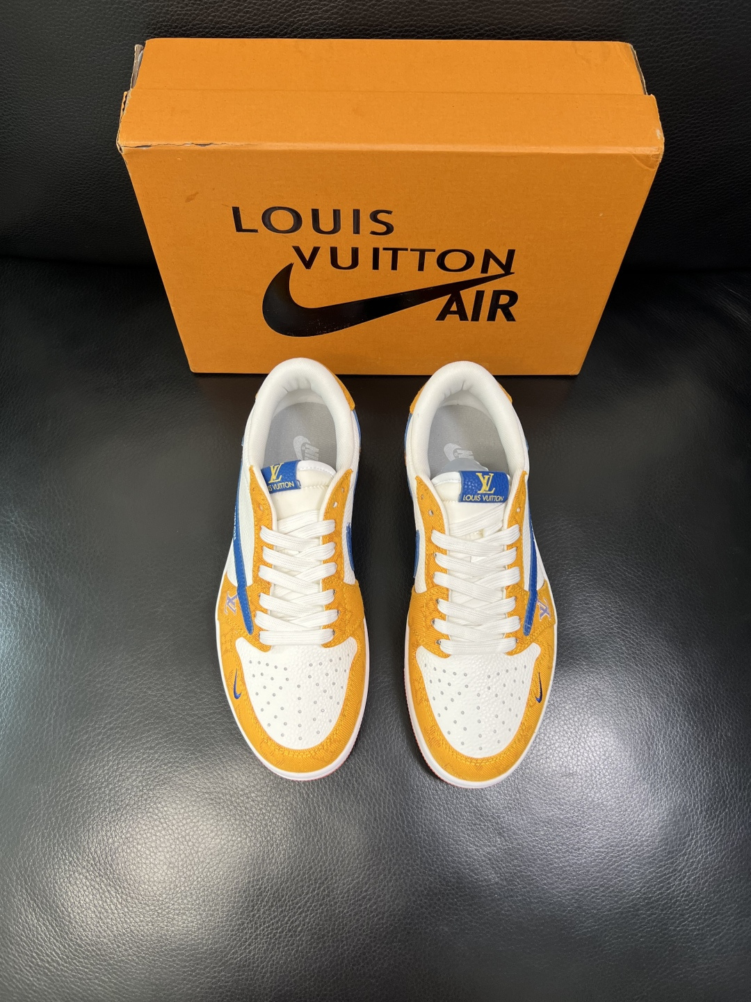 Lv联名nike 高品质 顶级工艺品 路易威登联名，专柜同步，鞋面意大利进口，高品质拼接缤纷色彩复杂工艺