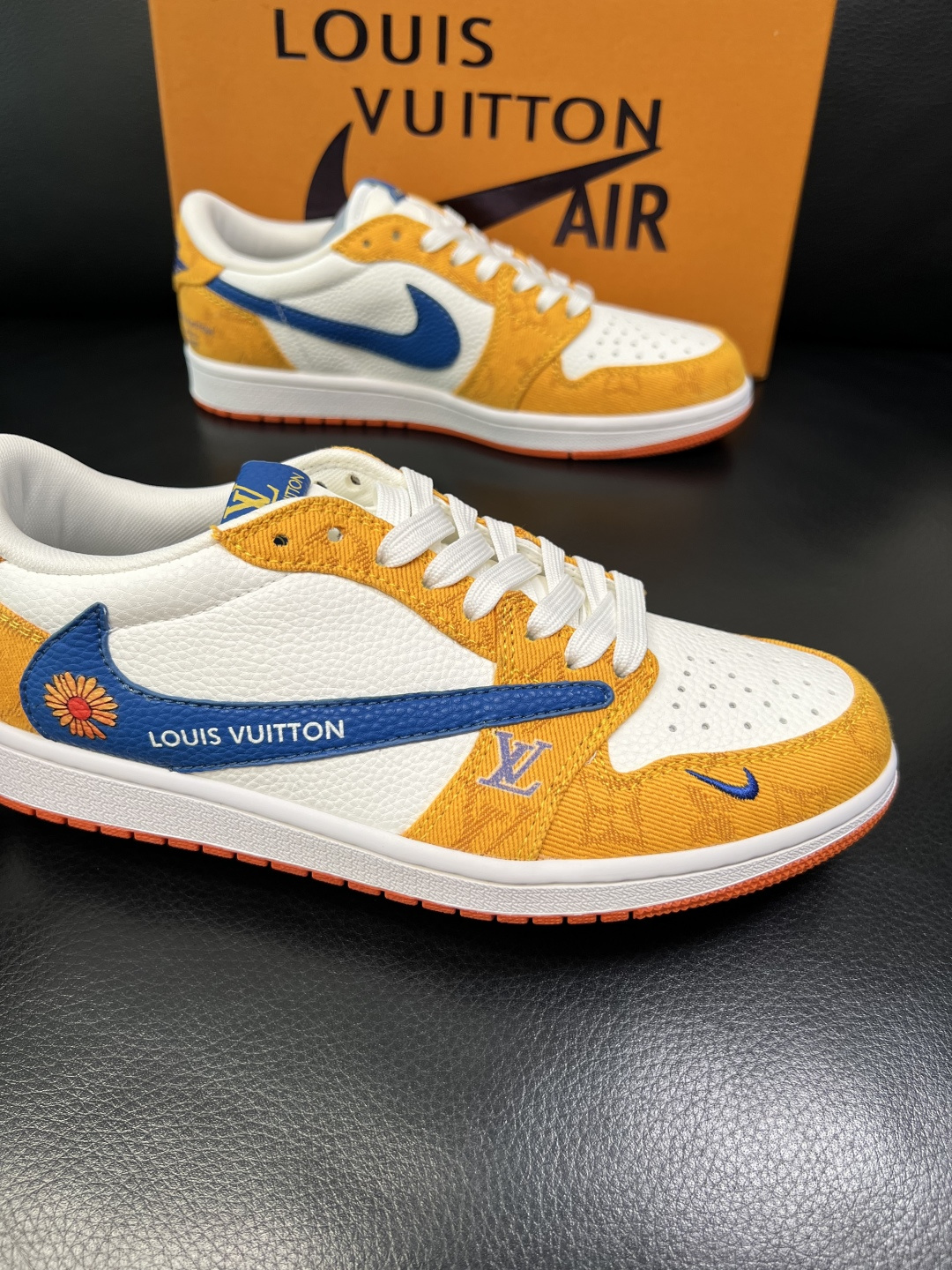 Lv联名nike 高品质 顶级工艺品 路易威登联名，专柜同步，鞋面意大利进口，高品质拼接缤纷色彩复杂工艺