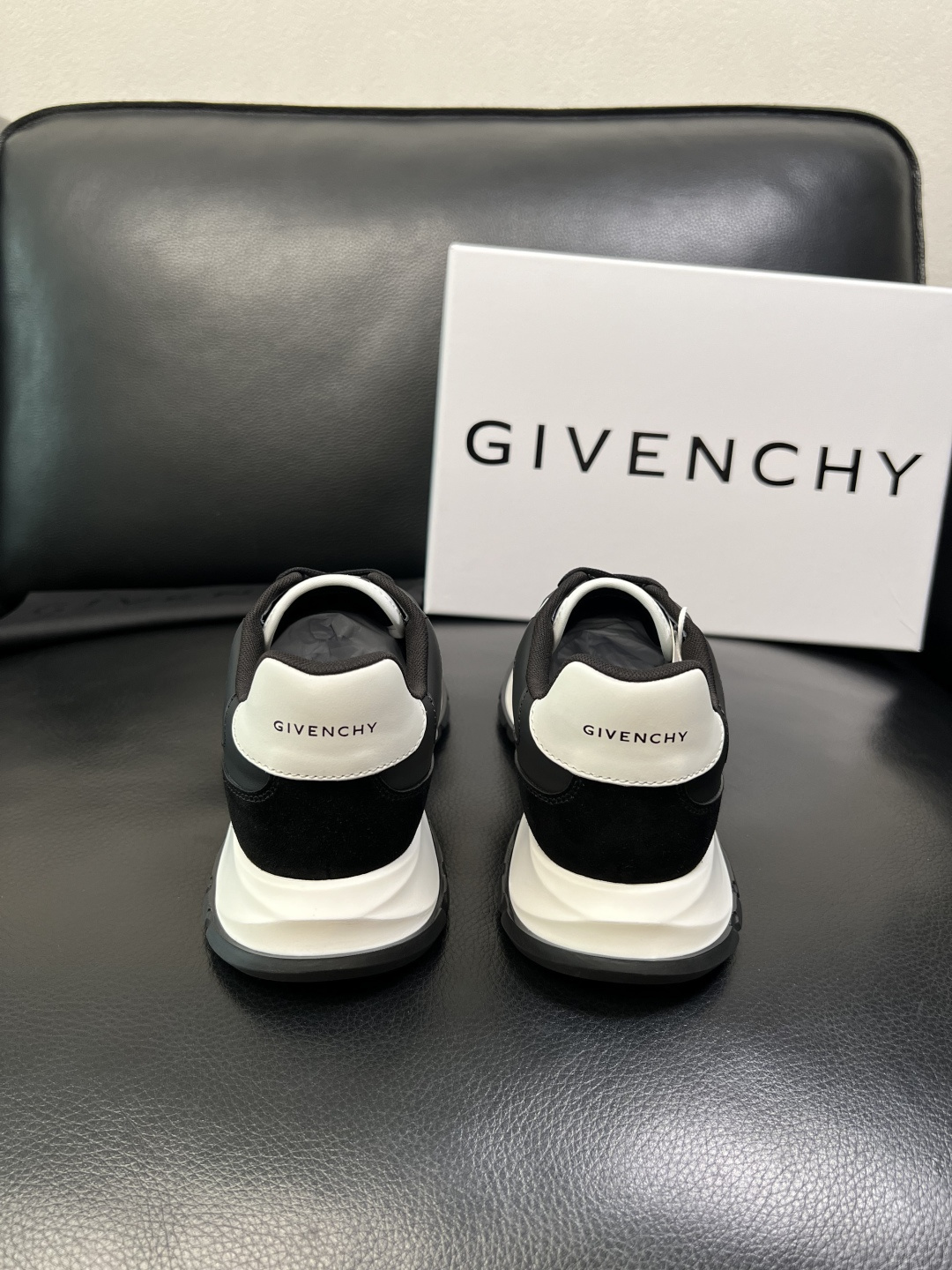 Givenchy 高品质 顶级工艺品 纪梵希 专柜同步原厂配置，意大利进口牛皮搭配网布面料，全鞋配件私模