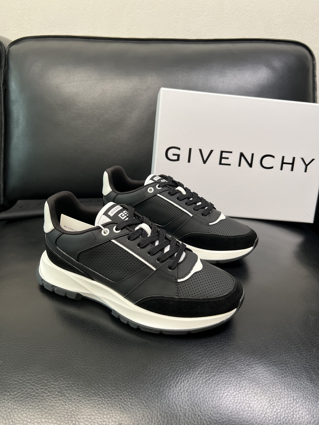 Givenchy 高品质 顶级工艺品 纪梵希 专柜同步原厂配置，意大利进口牛皮搭配网布面料，全鞋配件私模