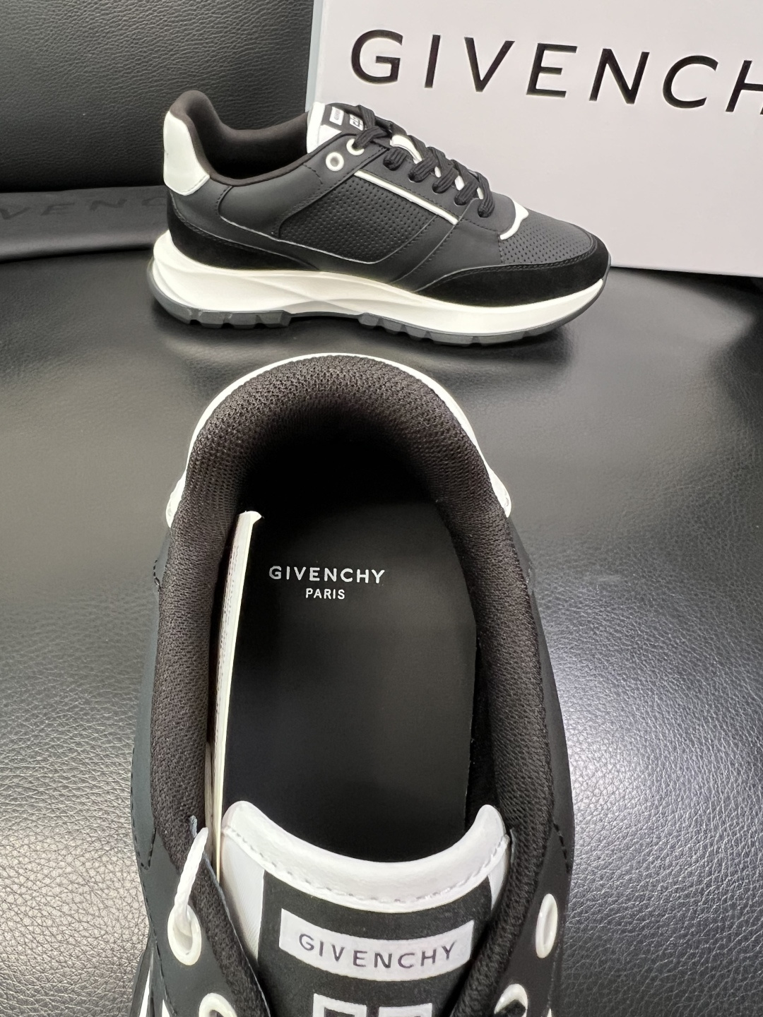 Givenchy 高品质 顶级工艺品 纪梵希 专柜同步原厂配置，意大利进口牛皮搭配网布面料，全鞋配件私模