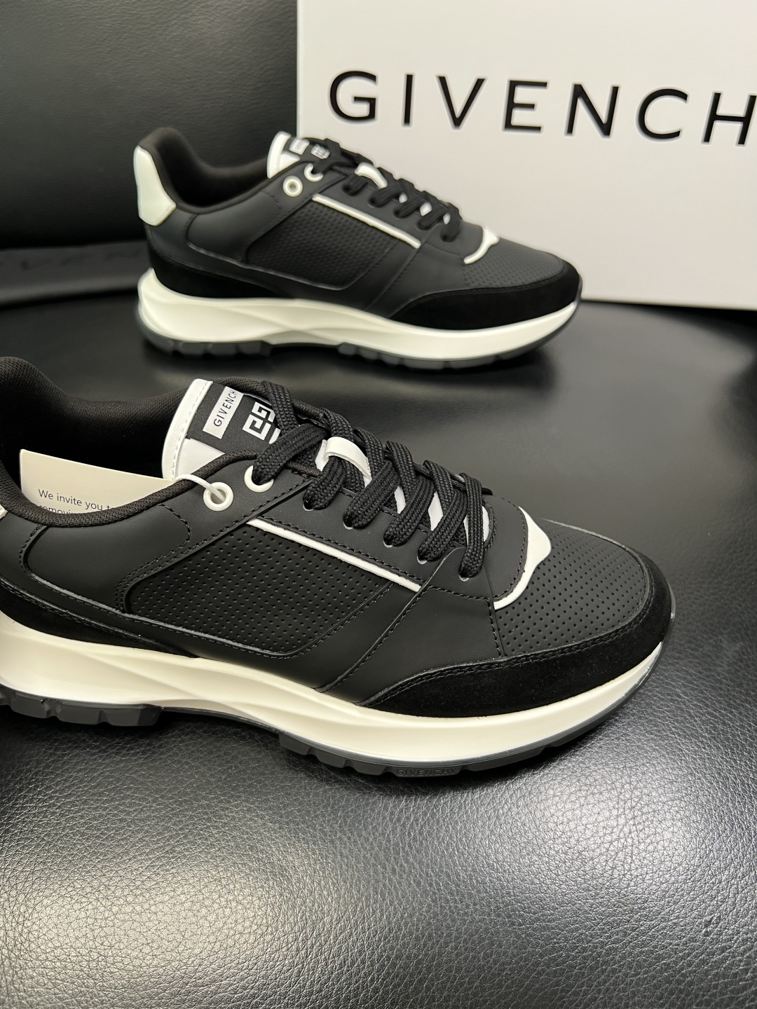 Givenchy 高品质 顶级工艺品 纪梵希 专柜同步原厂配置，意大利进口牛皮搭配网布面料，全鞋配件私模