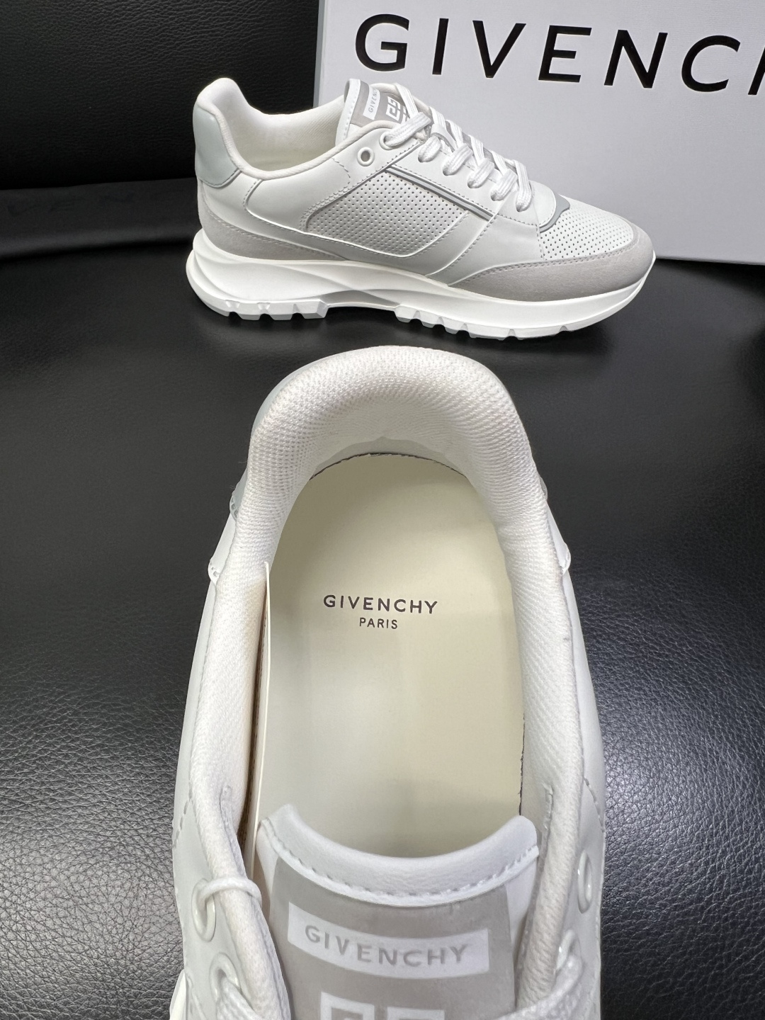 Givenchy 高品质 顶级工艺品 纪梵希 专柜同步原厂配置，意大利进口牛皮搭配网布面料，全鞋配件私模