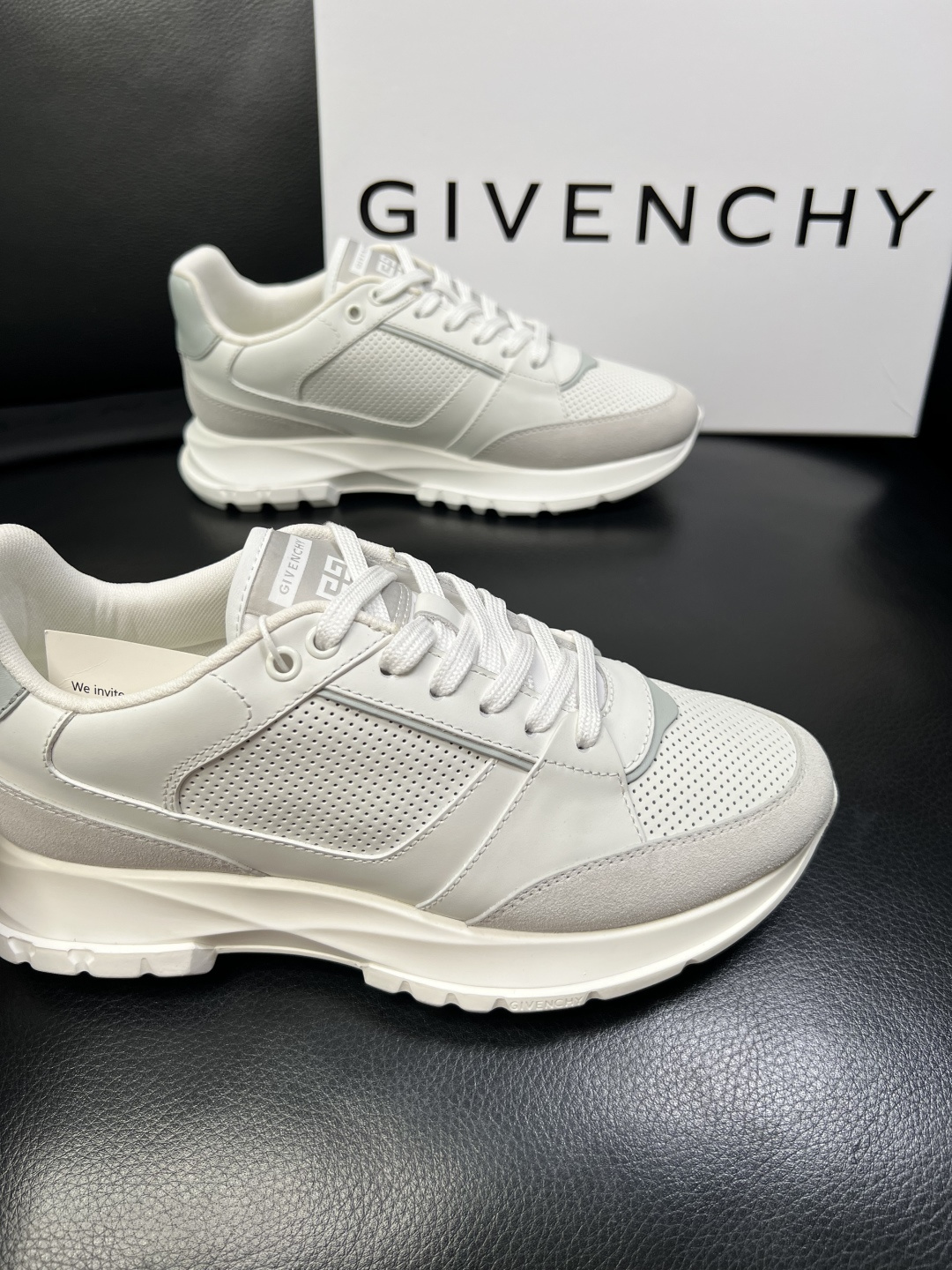 Givenchy 高品质 顶级工艺品 纪梵希 专柜同步原厂配置，意大利进口牛皮搭配网布面料，全鞋配件私模