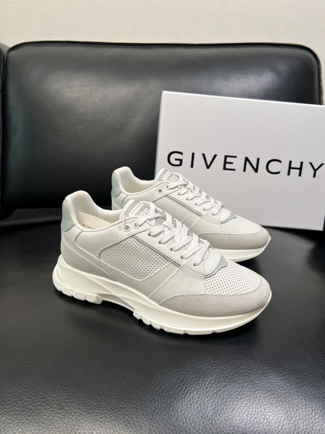 Givenchy 高品质 顶级工艺品 纪梵希 专柜同步原厂配置，意大利进口牛皮搭配网布面料，全鞋配件私模