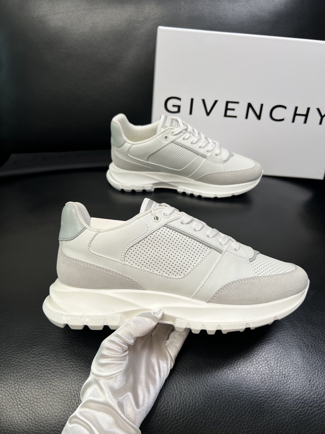 Givenchy 高品质 顶级工艺品 纪梵希 专柜同步原厂配置，意大利进口牛皮搭配网布面料，全鞋配件私模