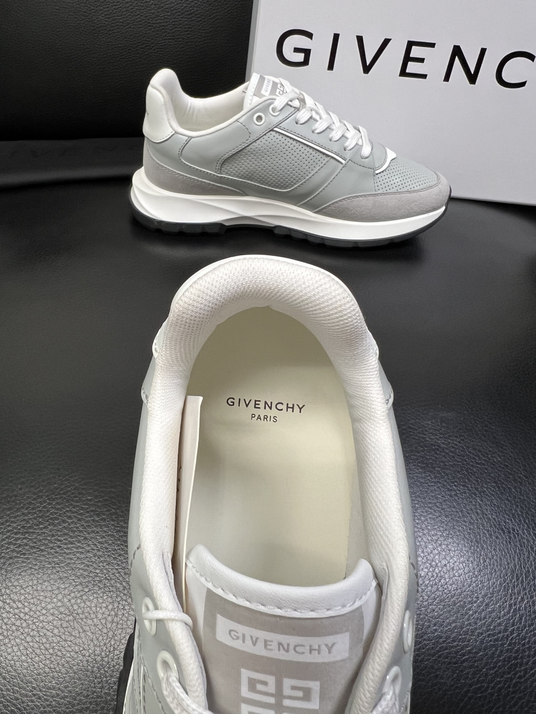Givenchy 高品质 顶级工艺品 纪梵希 专柜同步原厂配置，意大利进口牛皮搭配网布面料，全鞋配件私模