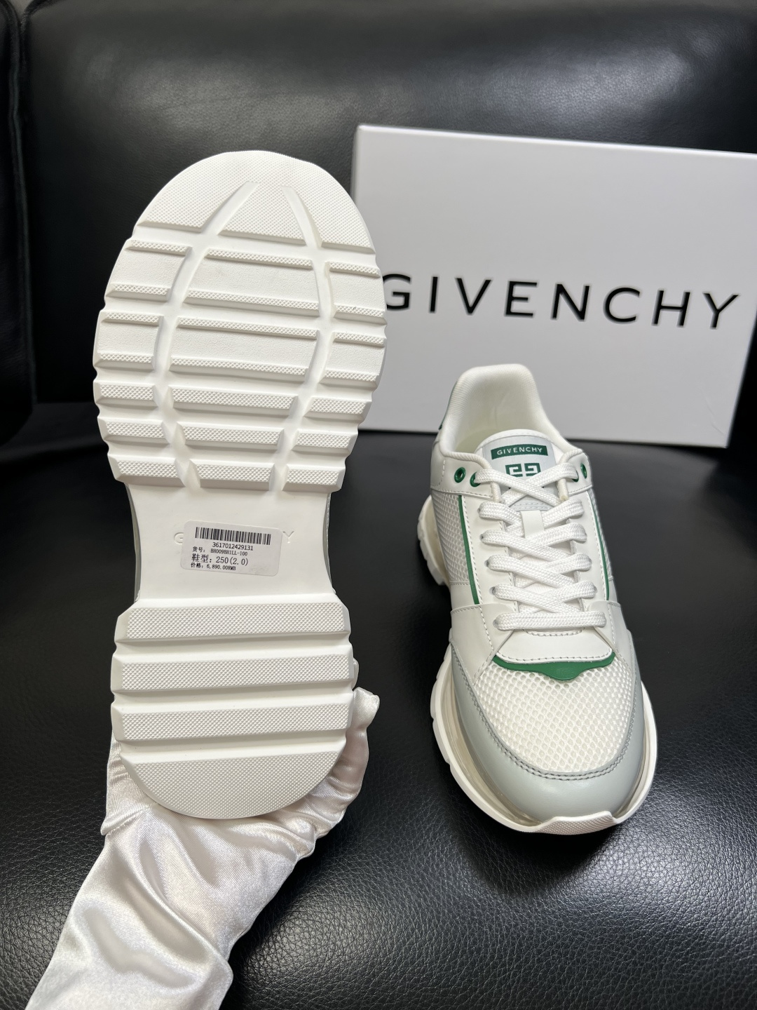 Givenchy 高品质 顶级工艺品 纪梵希 专柜同步原厂配置，意大利进口牛皮搭配网布面料，全鞋配件私模