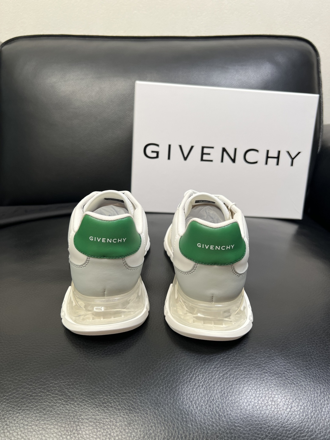 Givenchy 高品质 顶级工艺品 纪梵希 专柜同步原厂配置，意大利进口牛皮搭配网布面料，全鞋配件私模