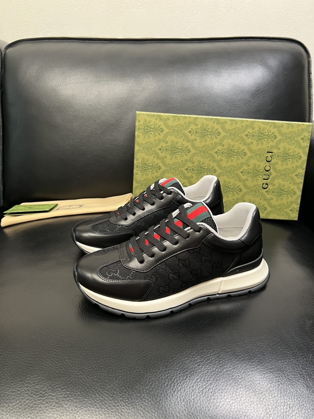 Gucci 高品质 顶级工艺品 古奇 专柜新款原厂配置，意大利进口牛皮面料，进口牛皮内里垫，透气舒适，鞋