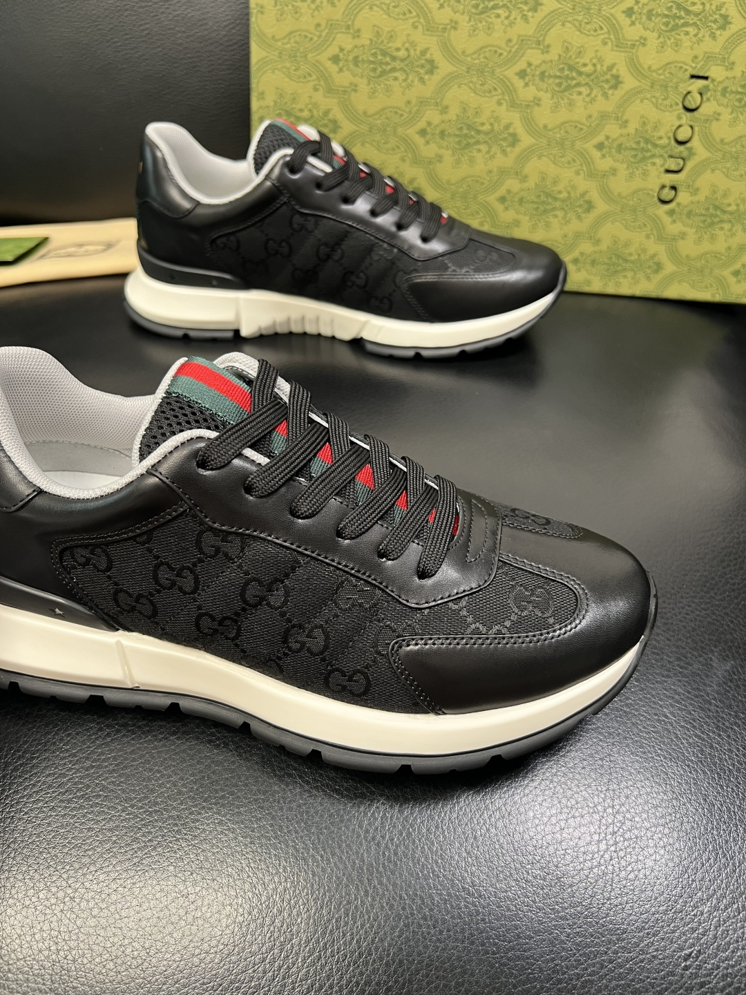 Gucci 高品质 顶级工艺品 古奇 专柜新款原厂配置，意大利进口牛皮面料，进口牛皮内里垫，透气舒适，鞋