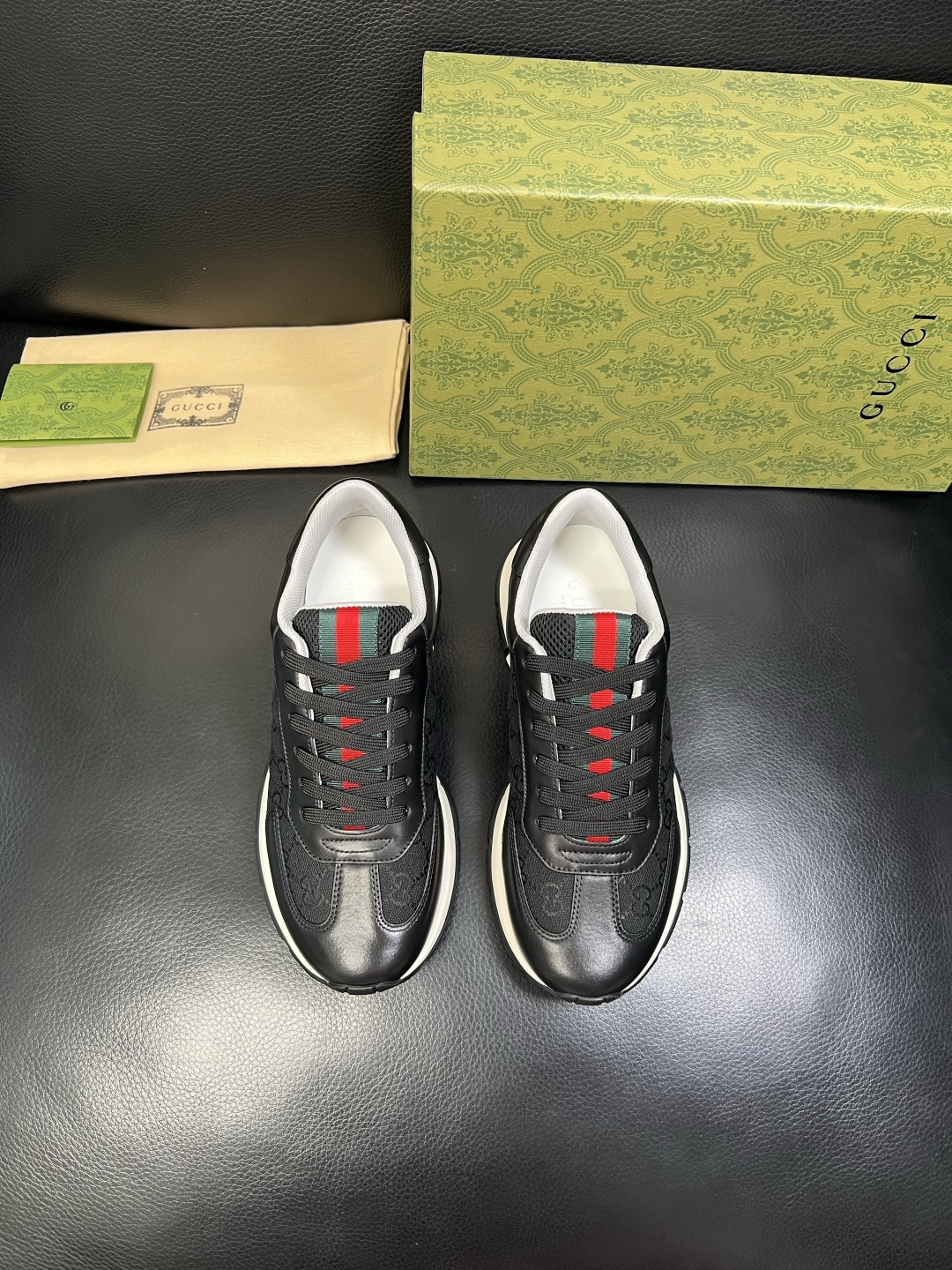 Gucci 高品质 顶级工艺品 古奇 专柜新款原厂配置，意大利进口牛皮面料，进口牛皮内里垫，透气舒适，鞋