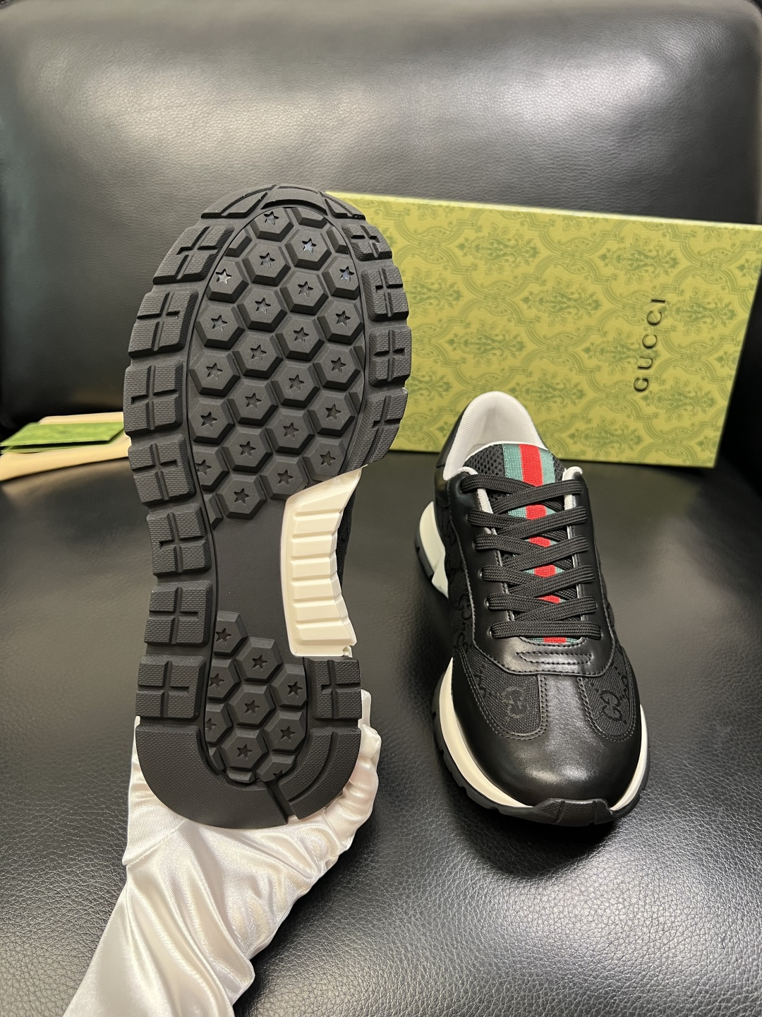 Gucci 高品质 顶级工艺品 古奇 专柜新款原厂配置，意大利进口牛皮面料，进口牛皮内里垫，透气舒适，鞋