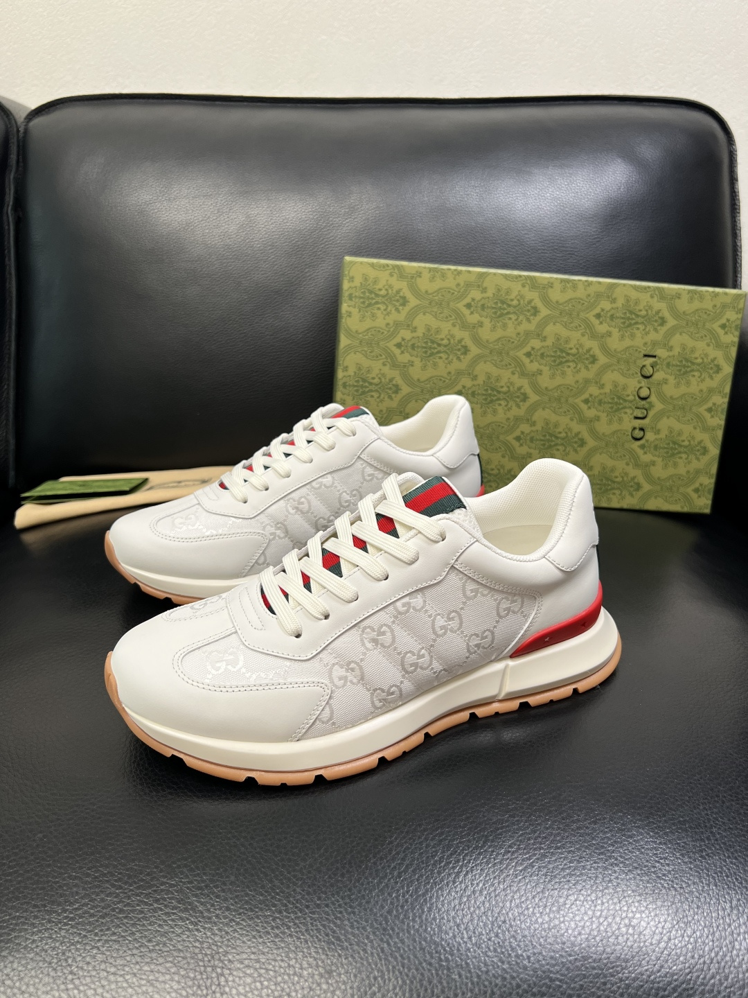 Gucci 高品质 顶级工艺品 古奇 专柜新款原厂配置，意大利进口牛皮面料，进口牛皮内里垫，透气舒适，鞋