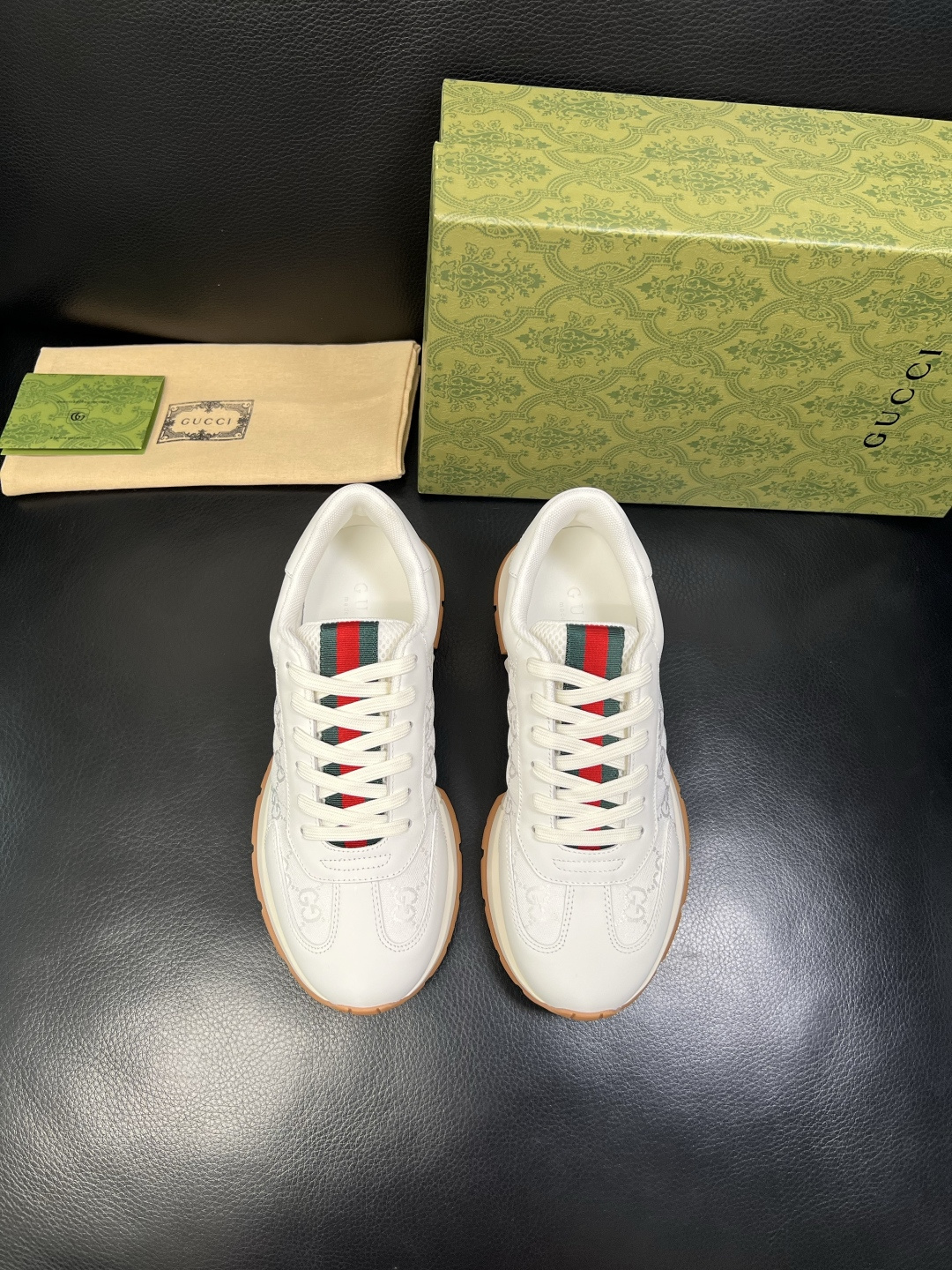 Gucci 高品质 顶级工艺品 古奇 专柜新款原厂配置，意大利进口牛皮面料，进口牛皮内里垫，透气舒适，鞋