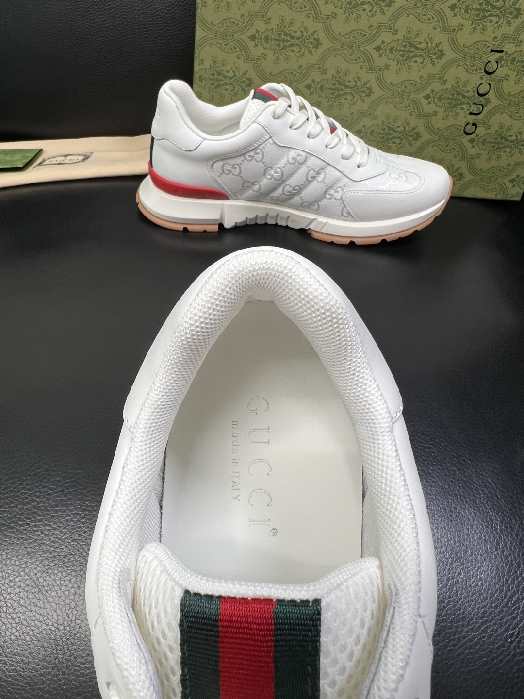 Gucci 高品质 顶级工艺品 古奇 专柜新款原厂配置，意大利进口牛皮面料，进口牛皮内里垫，透气舒适，鞋