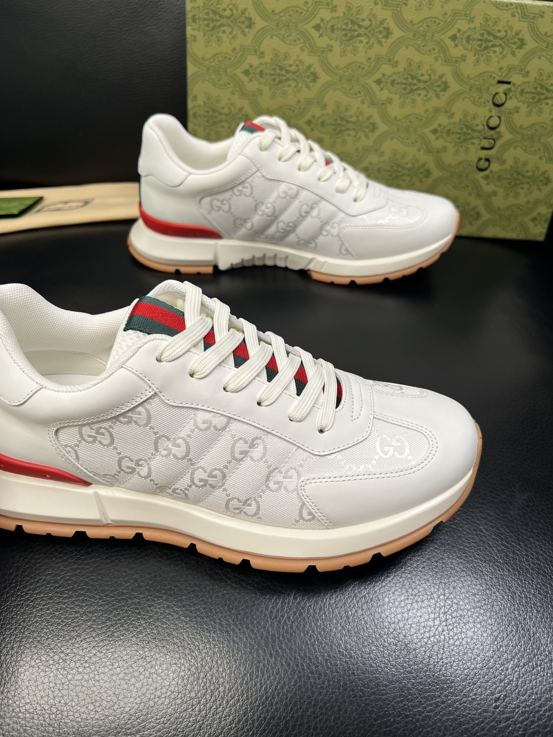 Gucci 高品质 顶级工艺品 古奇 专柜新款原厂配置，意大利进口牛皮面料，进口牛皮内里垫，透气舒适，鞋