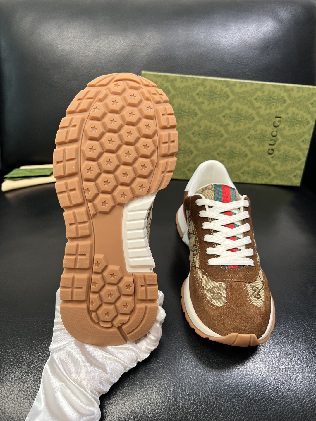 Gucci 高品质 顶级工艺品 古奇 专柜新款原厂配置，意大利进口牛皮面料，进口牛皮内里垫，透气舒适，鞋