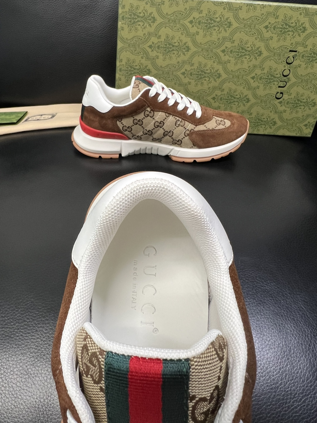 Gucci 高品质 顶级工艺品 古奇 专柜新款原厂配置，意大利进口牛皮面料，进口牛皮内里垫，透气舒适，鞋