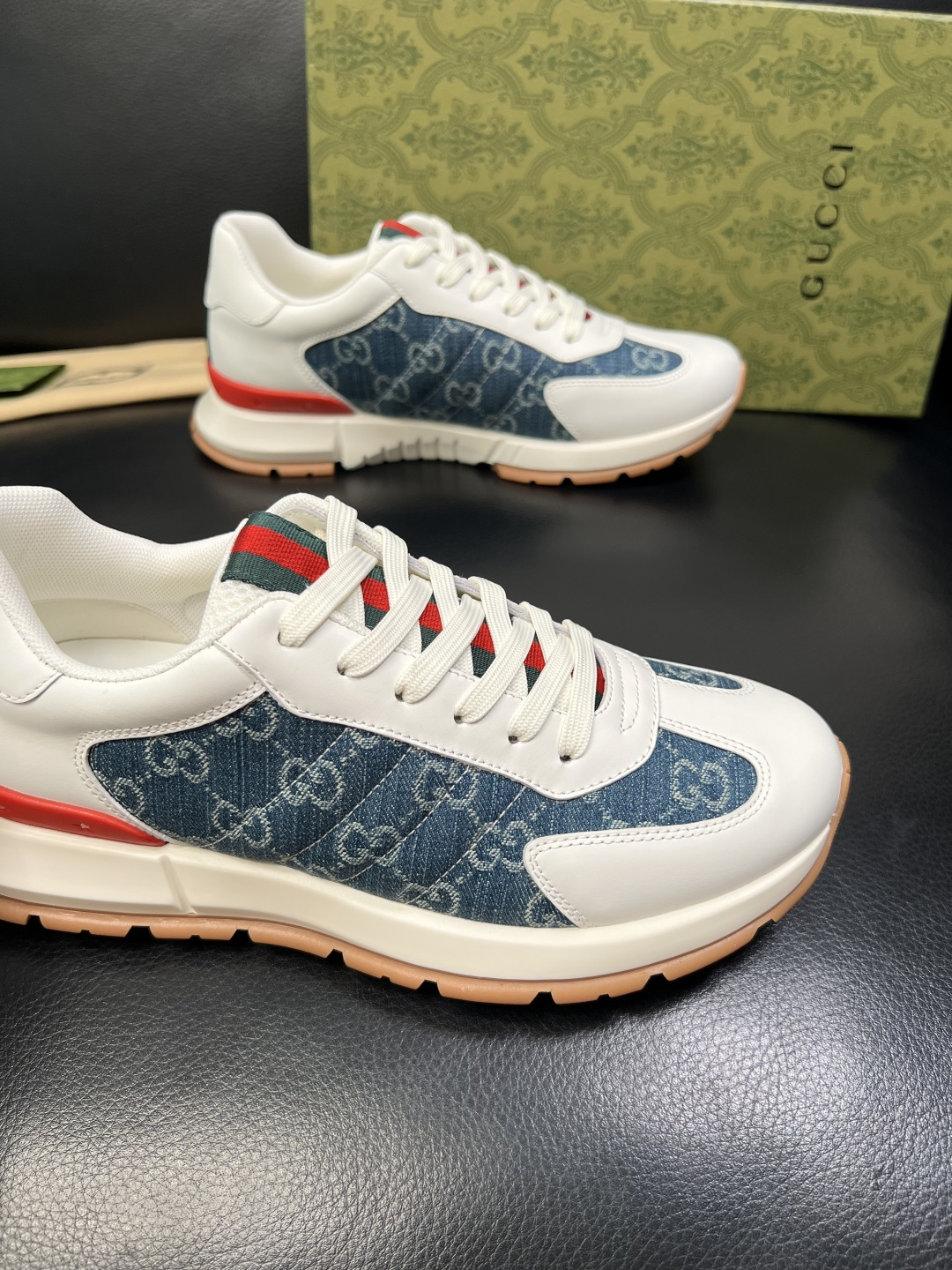 Gucci 高品质 顶级工艺品 古奇 专柜新款原厂配置，意大利进口牛皮面料，进口牛皮内里垫，透气舒适，鞋