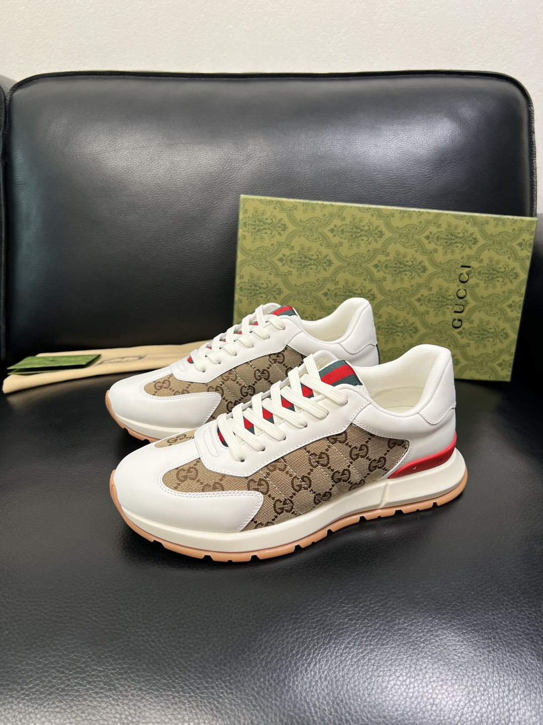 Gucci 高品质 顶级工艺品 古奇 专柜新款原厂配置，意大利进口牛皮面料，进口牛皮内里垫，透气舒适，鞋