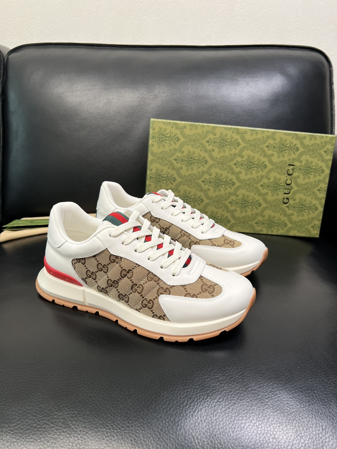 Gucci 高品质 顶级工艺品 古奇 专柜新款原厂配置，意大利进口牛皮面料，进口牛皮内里垫，透气舒适，鞋