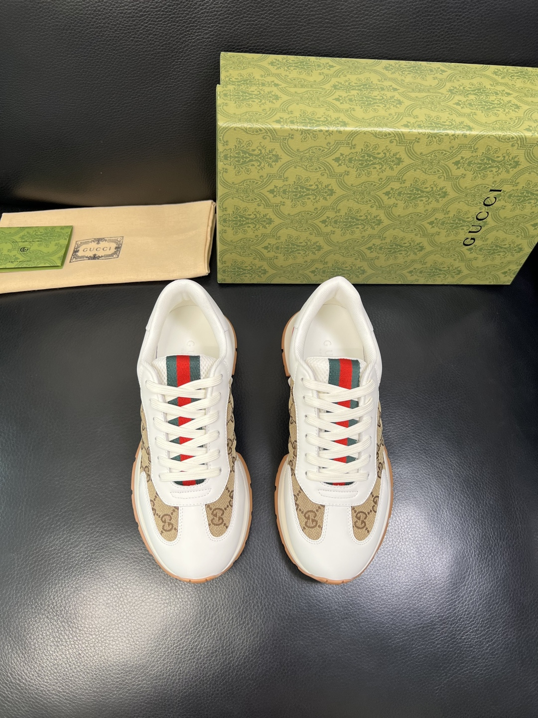 Gucci 高品质 顶级工艺品 古奇 专柜新款原厂配置，意大利进口牛皮面料，进口牛皮内里垫，透气舒适，鞋