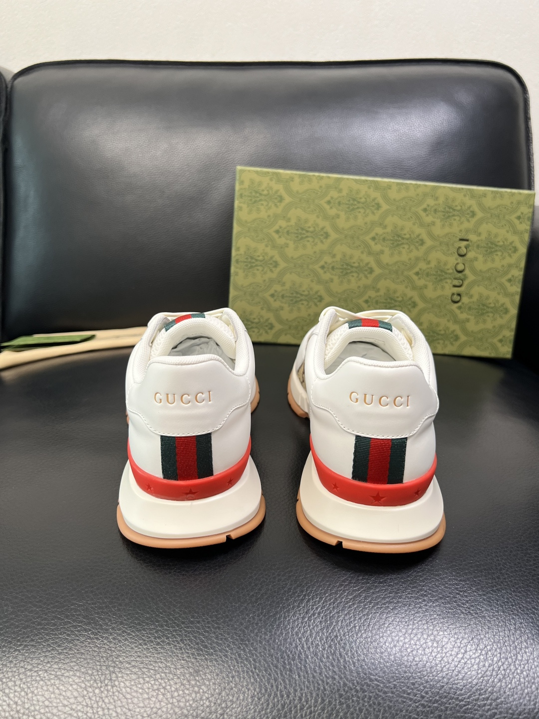 Gucci 高品质 顶级工艺品 古奇 专柜新款原厂配置，意大利进口牛皮面料，进口牛皮内里垫，透气舒适，鞋