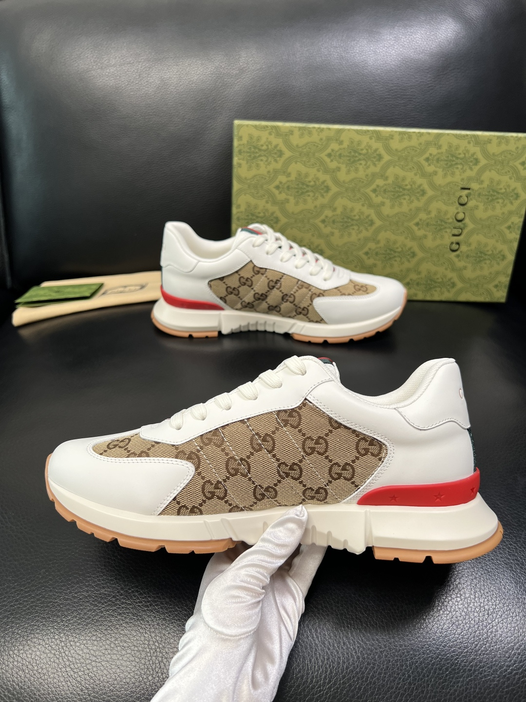 Gucci 高品质 顶级工艺品 古奇 专柜新款原厂配置，意大利进口牛皮面料，进口牛皮内里垫，透气舒适，鞋