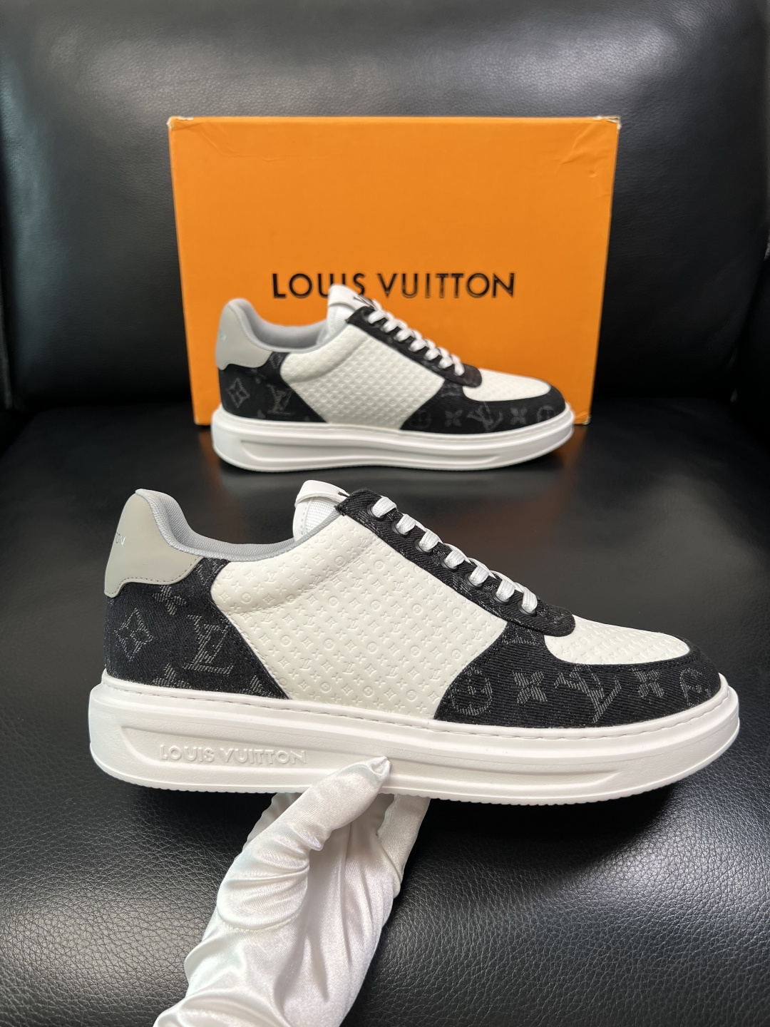 Lv 高品质 顶级工艺品 路易威登，运动板鞋专柜同步，鞋面意大利进口，高品质拼接缤纷色彩复杂工艺品，进口