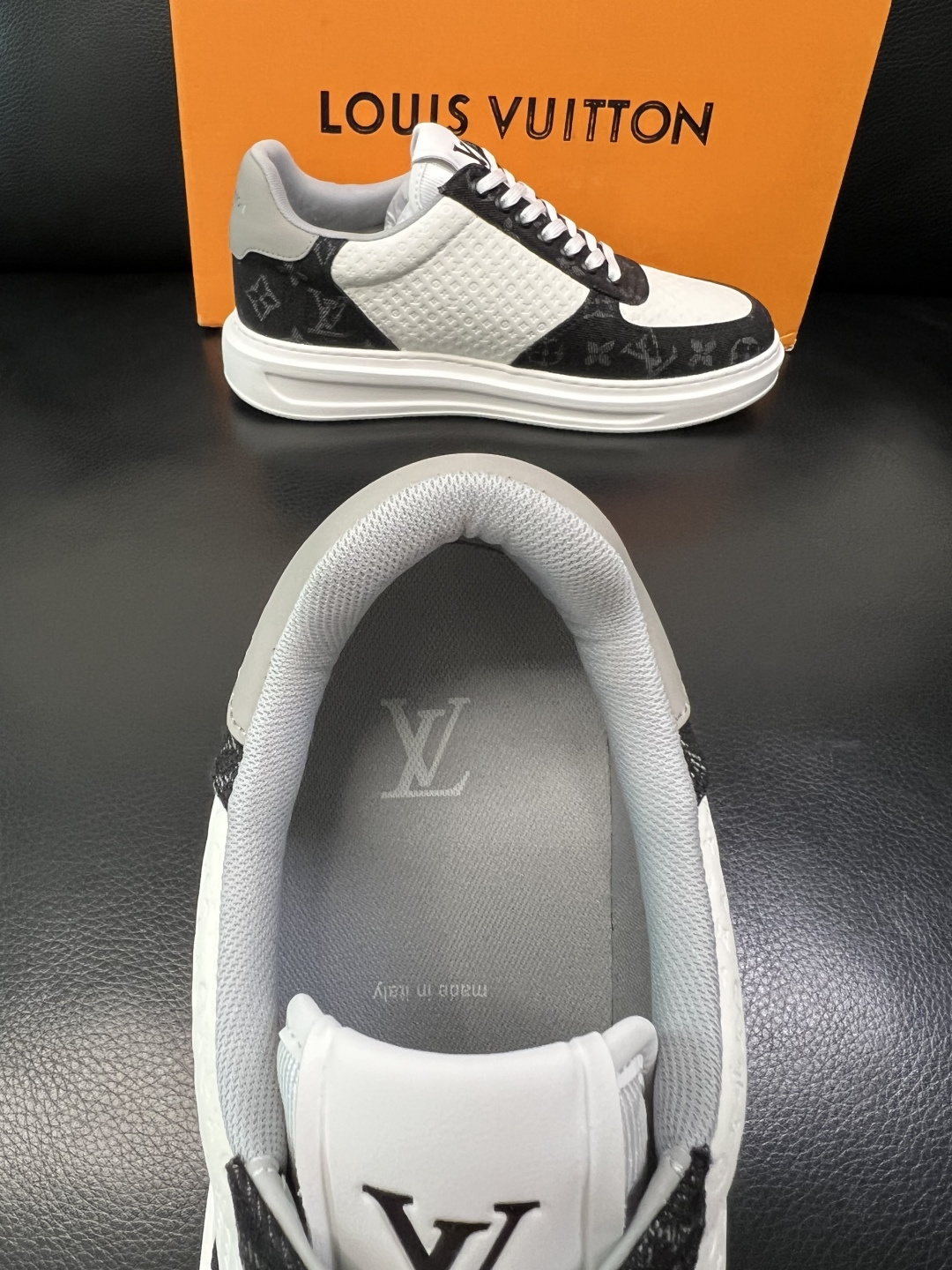 Lv 高品质 顶级工艺品 路易威登，运动板鞋专柜同步，鞋面意大利进口，高品质拼接缤纷色彩复杂工艺品，进口