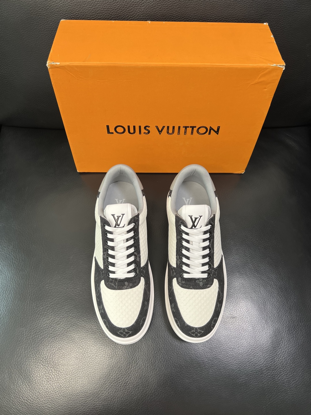 Lv 高品质 顶级工艺品 路易威登，运动板鞋专柜同步，鞋面意大利进口，高品质拼接缤纷色彩复杂工艺品，进口