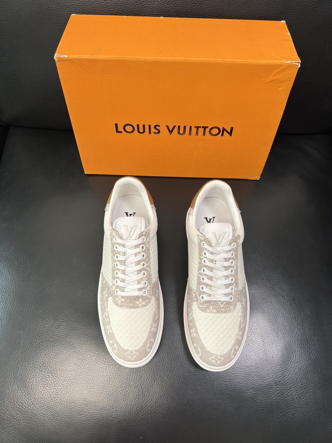 Lv 高品质 顶级工艺品 路易威登，运动板鞋专柜同步，鞋面意大利进口，高品质拼接缤纷色彩复杂工艺品，进口