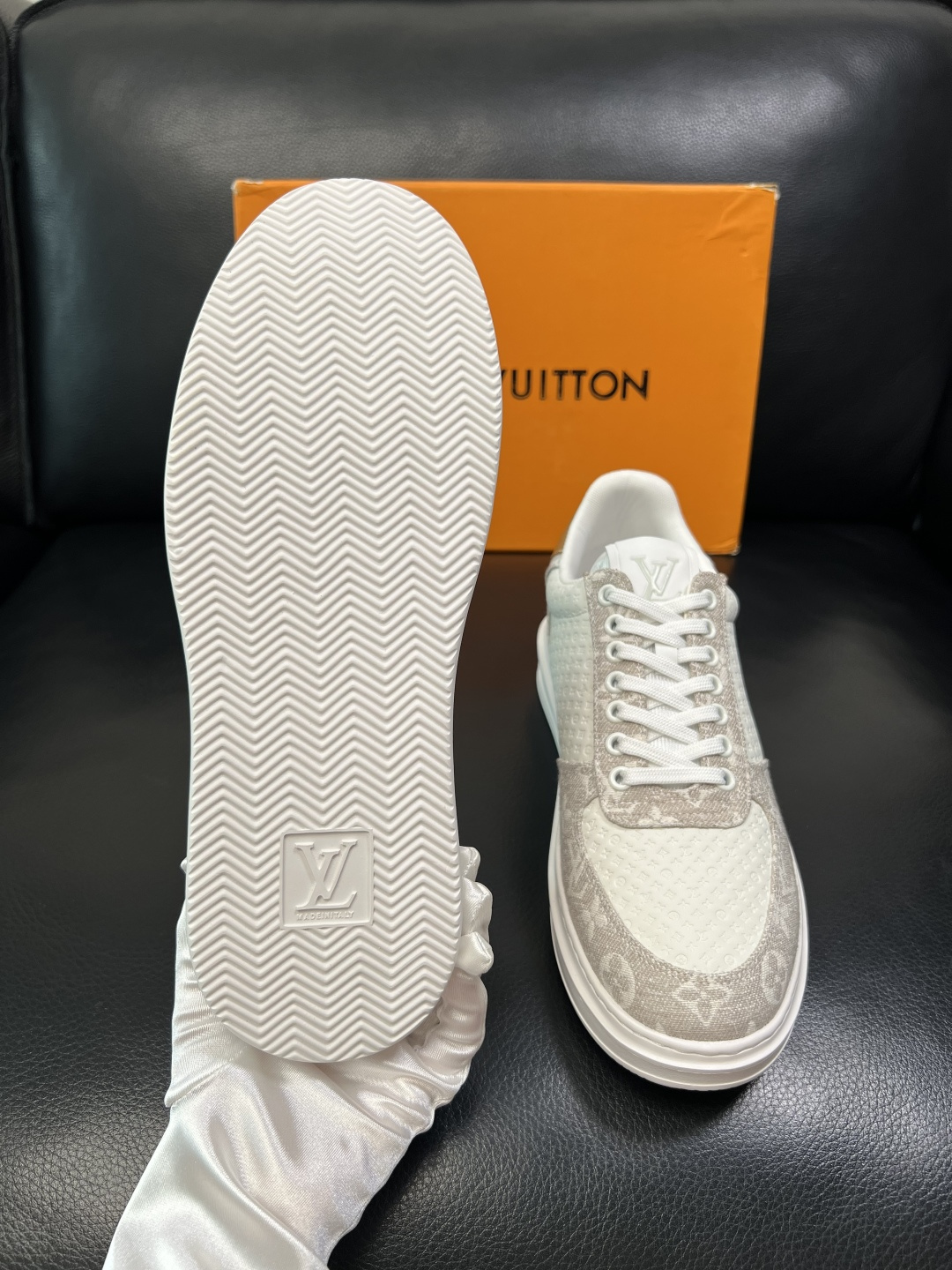 Lv 高品质 顶级工艺品 路易威登，运动板鞋专柜同步，鞋面意大利进口，高品质拼接缤纷色彩复杂工艺品，进口