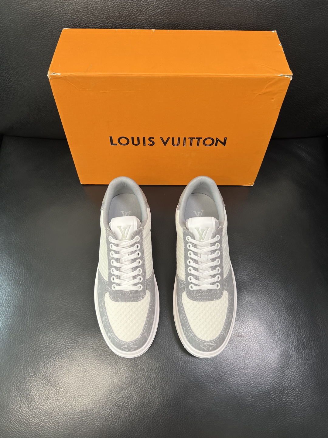 Lv 高品质 顶级工艺品 路易威登，运动板鞋专柜同步，鞋面意大利进口，高品质拼接缤纷色彩复杂工艺品，进口