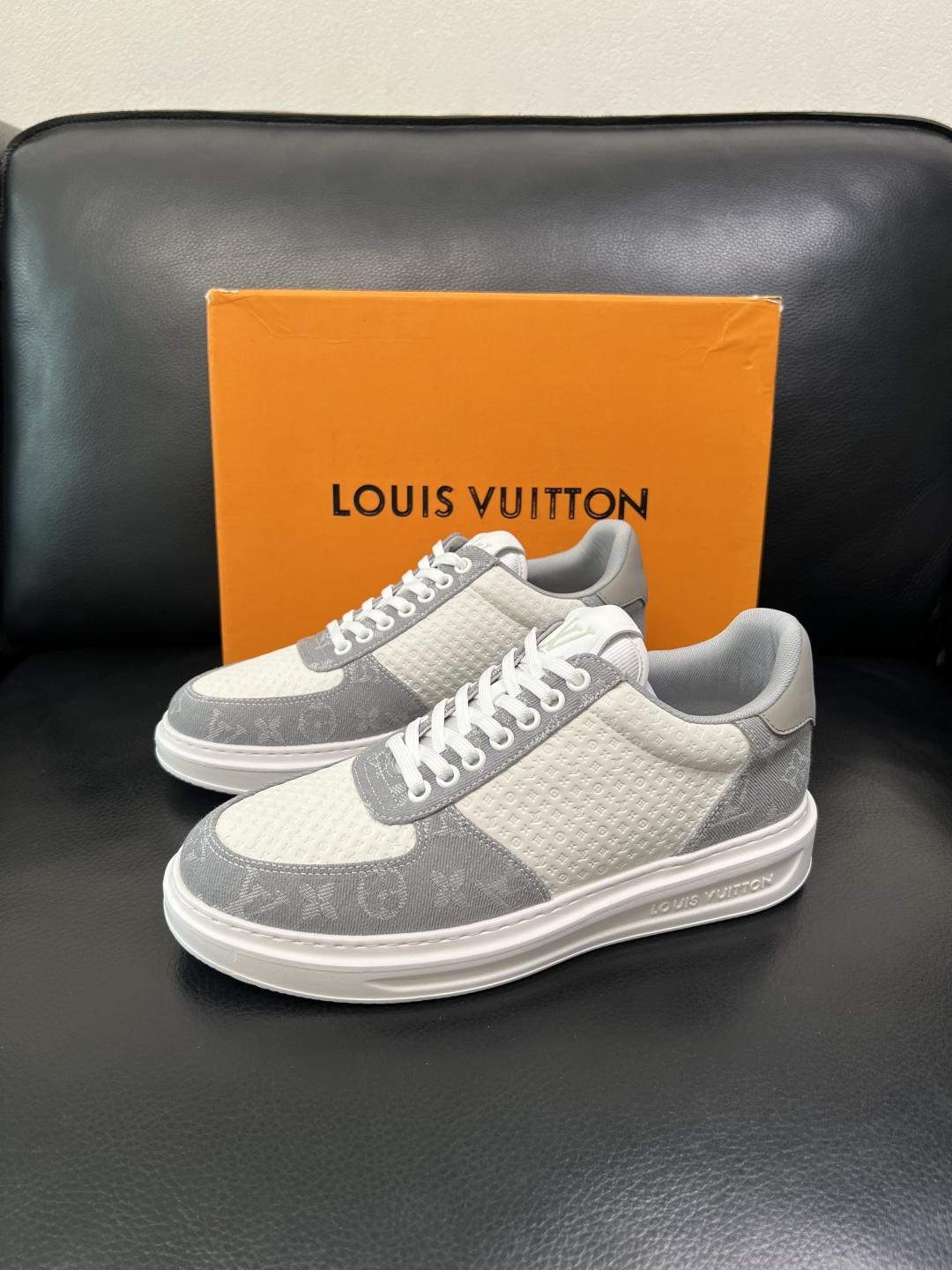 Lv 高品质 顶级工艺品 路易威登，运动板鞋专柜同步，鞋面意大利进口，高品质拼接缤纷色彩复杂工艺品，进口