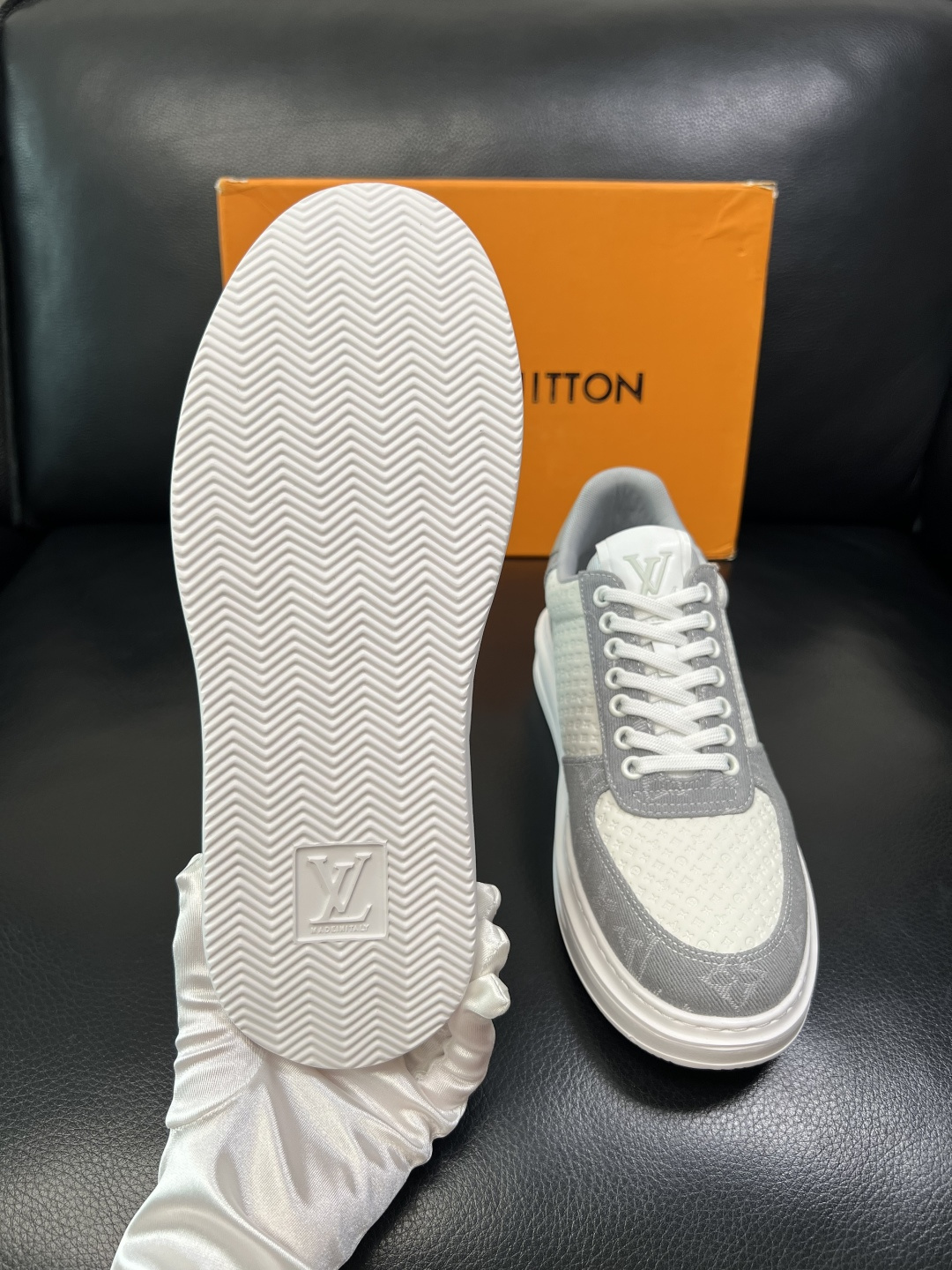 Lv 高品质 顶级工艺品 路易威登，运动板鞋专柜同步，鞋面意大利进口，高品质拼接缤纷色彩复杂工艺品，进口