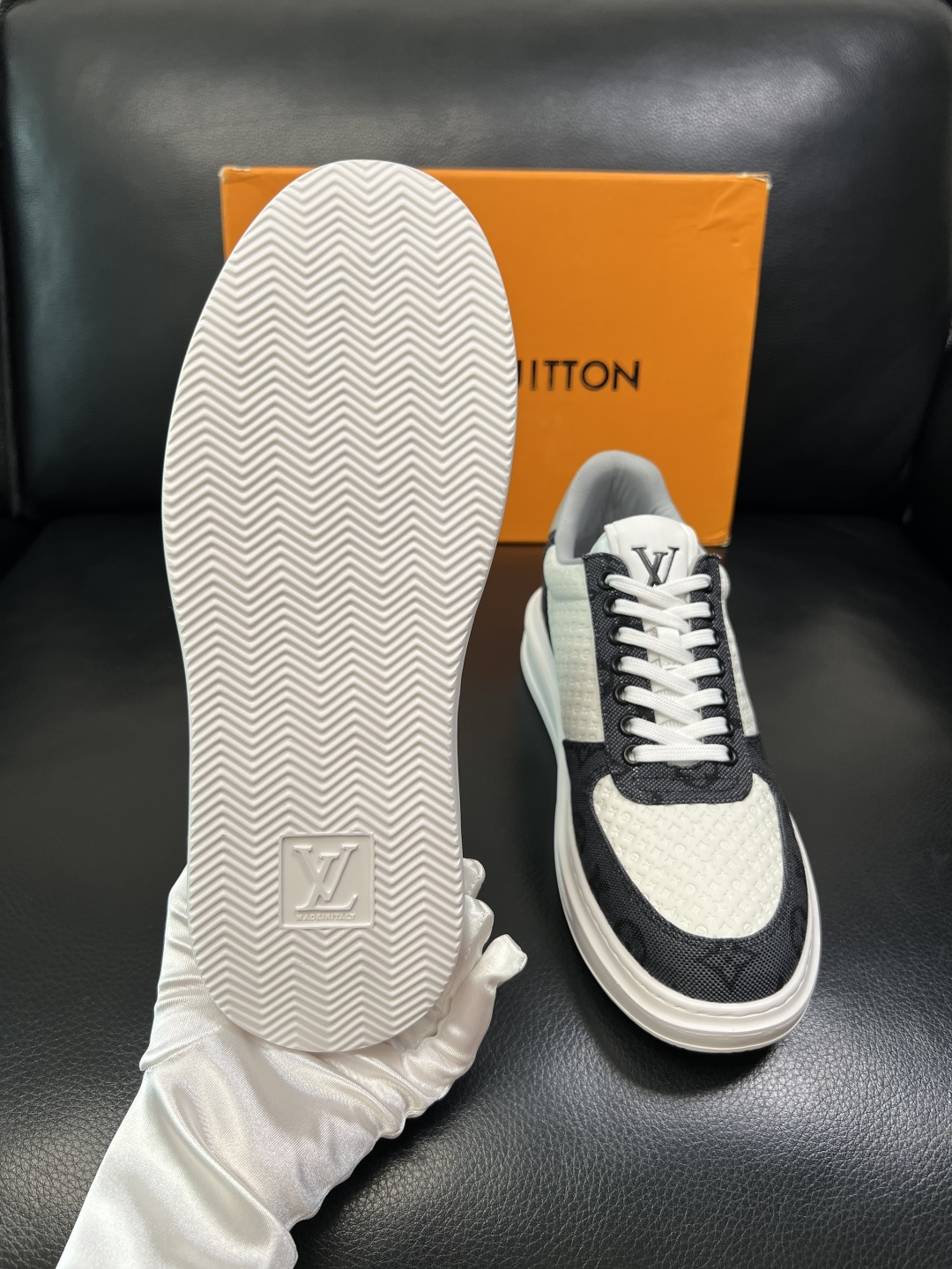 Lv 高品质 顶级工艺品 路易威登，运动板鞋专柜同步，鞋面意大利进口，高品质拼接缤纷色彩复杂工艺品，进口