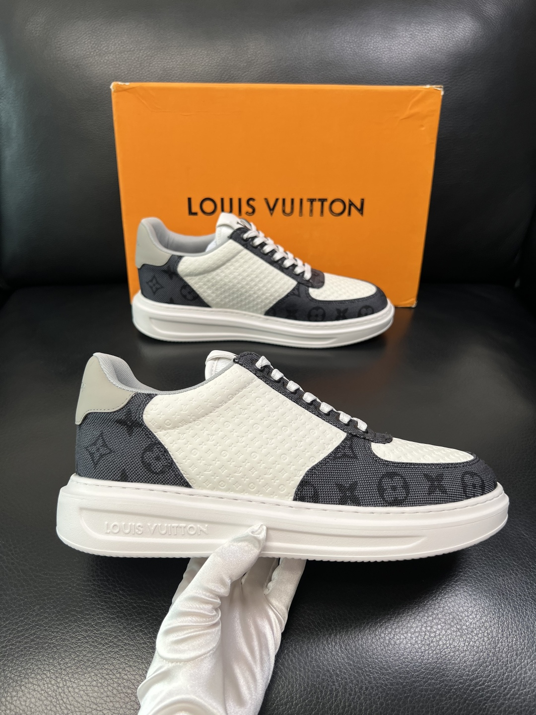 Lv 高品质 顶级工艺品 路易威登，运动板鞋专柜同步，鞋面意大利进口，高品质拼接缤纷色彩复杂工艺品，进口