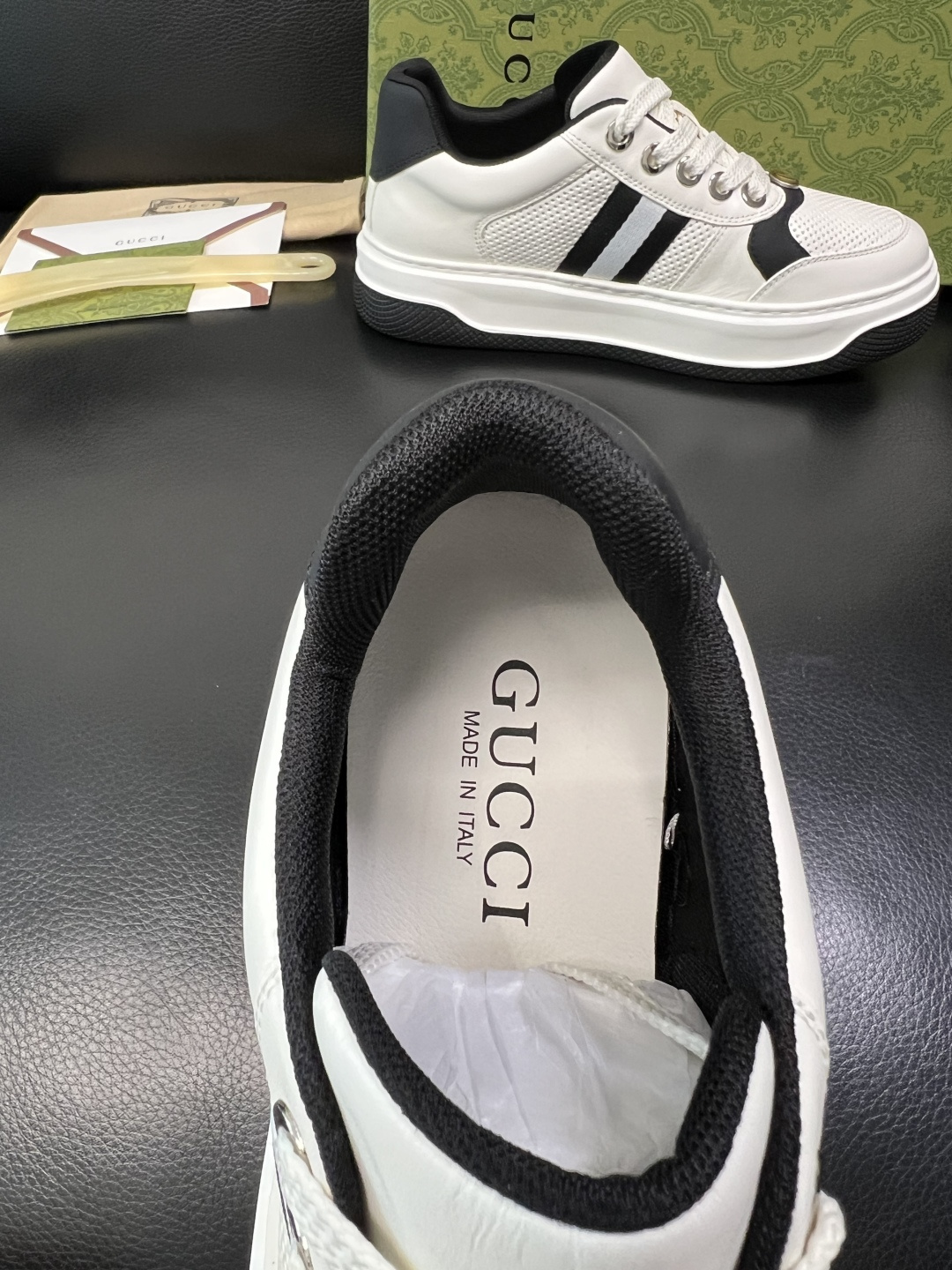 Gucci 高品质 顶级工艺品 古奇专柜新款，原厂配置意大利进口牛皮面料，进口牛皮内里垫，透气舒适，鞋底