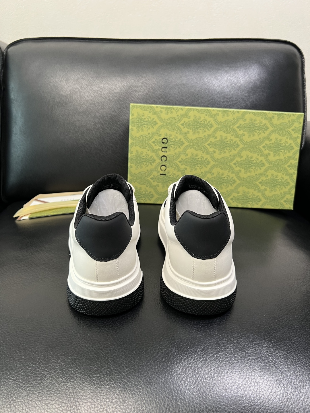 Gucci 高品质 顶级工艺品 古奇专柜新款，原厂配置意大利进口牛皮面料，进口牛皮内里垫，透气舒适，鞋底