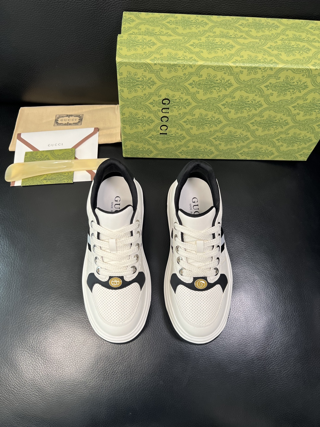 Gucci 高品质 顶级工艺品 古奇专柜新款，原厂配置意大利进口牛皮面料，进口牛皮内里垫，透气舒适，鞋底