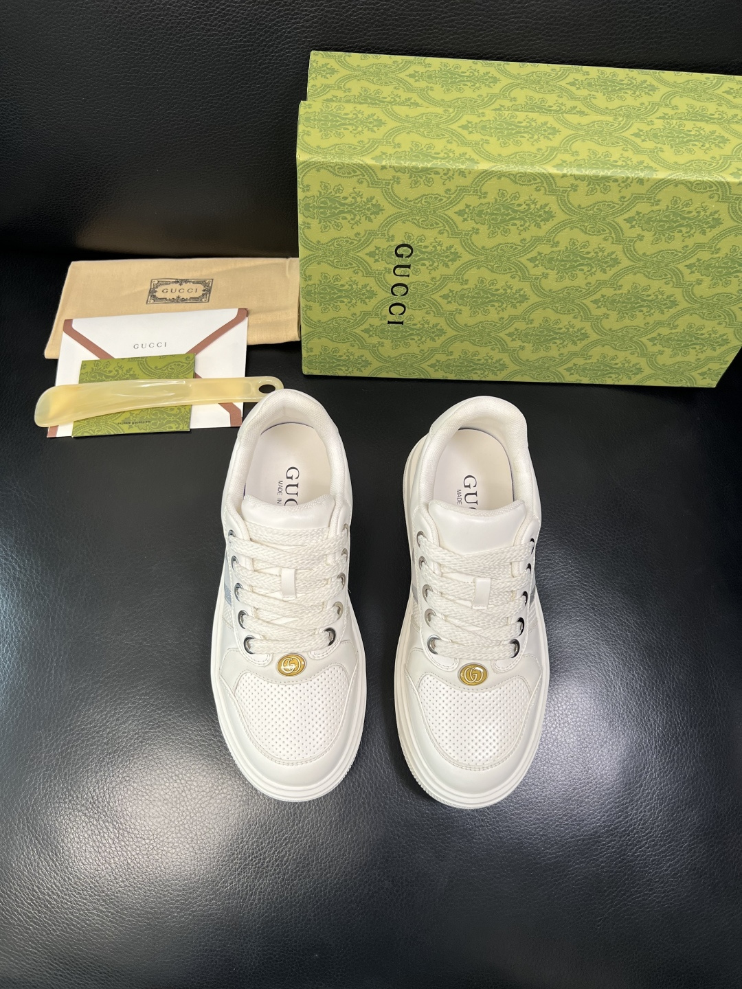 Gucci 高品质 顶级工艺品 古奇专柜新款，原厂配置意大利进口牛皮面料，进口牛皮内里垫，透气舒适，鞋底