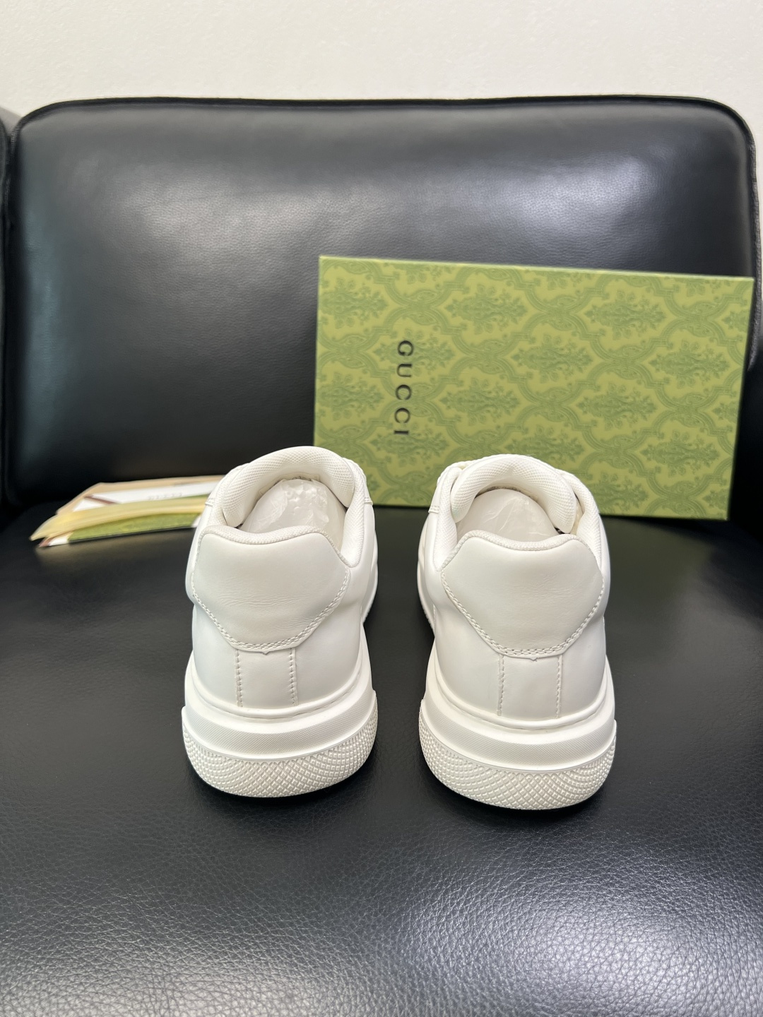 Gucci 高品质 顶级工艺品 古奇专柜新款，原厂配置意大利进口牛皮面料，进口牛皮内里垫，透气舒适，鞋底