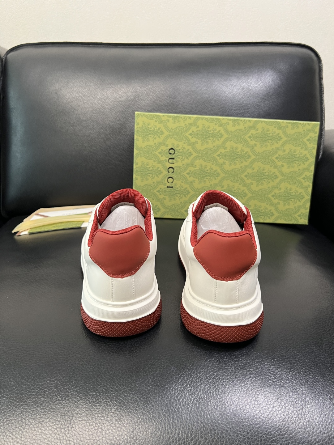 Gucci 高品质 顶级工艺品 古奇专柜新款，原厂配置意大利进口牛皮面料，进口牛皮内里垫，透气舒适，鞋底