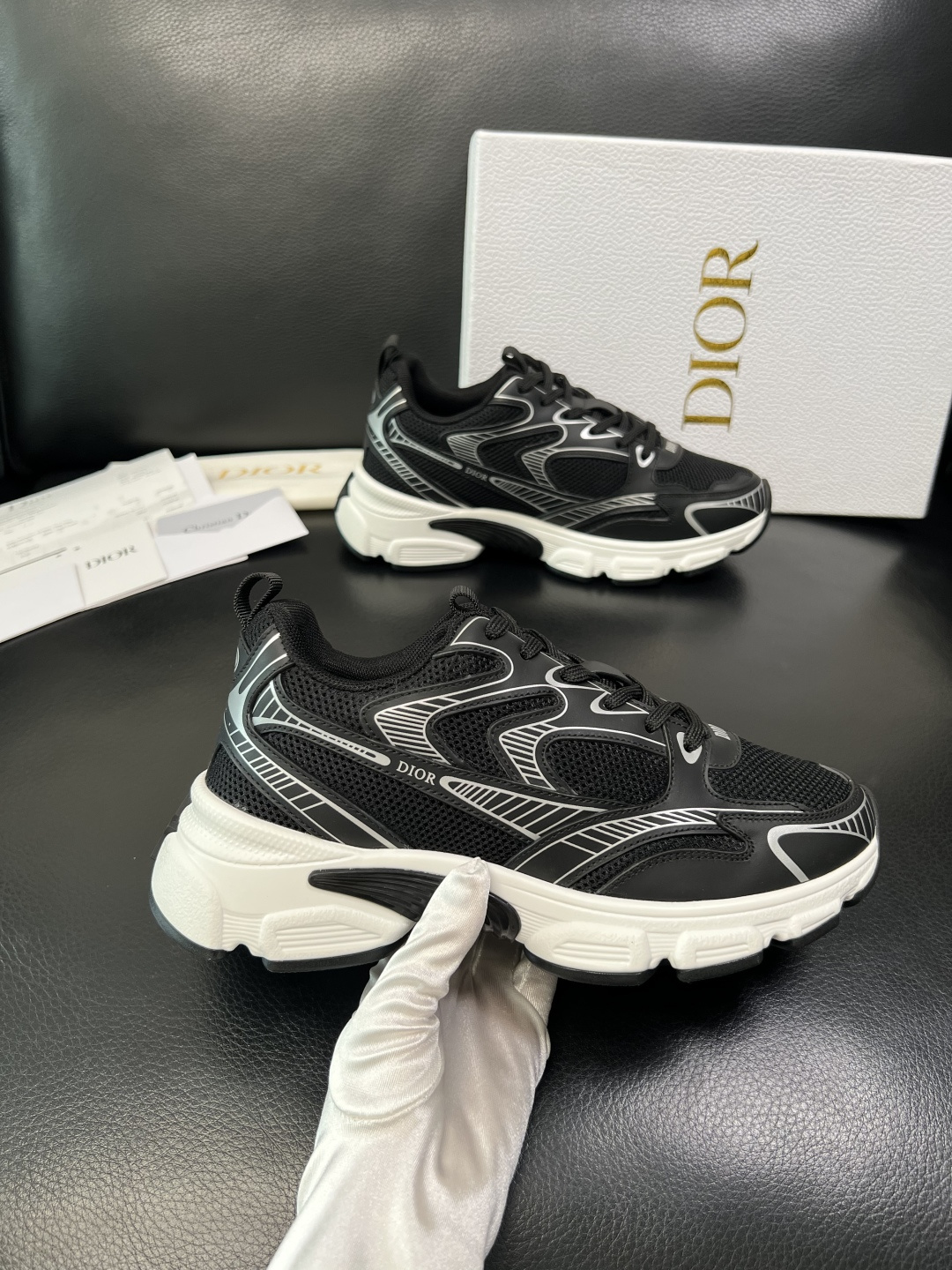 Dior 顶级工艺品 迪奥 专柜同步 原厂配置，意大利进口原版牛皮面料，透气舒适进口水染牛里垫，鞋底：原
